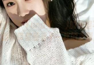 准备好了吗？Yuna (윤아)的美腿写真集全新更新，带你感受不一样的美丽！.txt